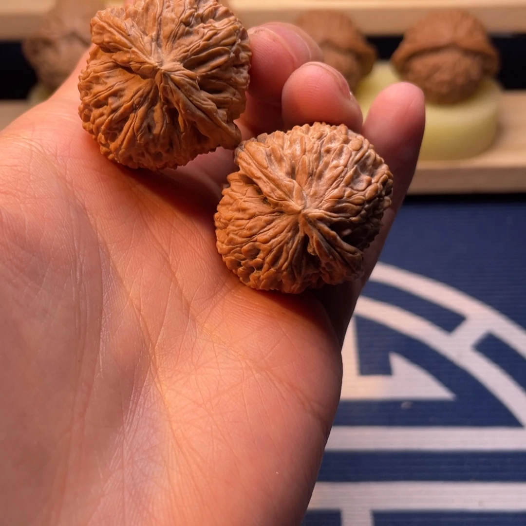 文玩核桃球白33尺