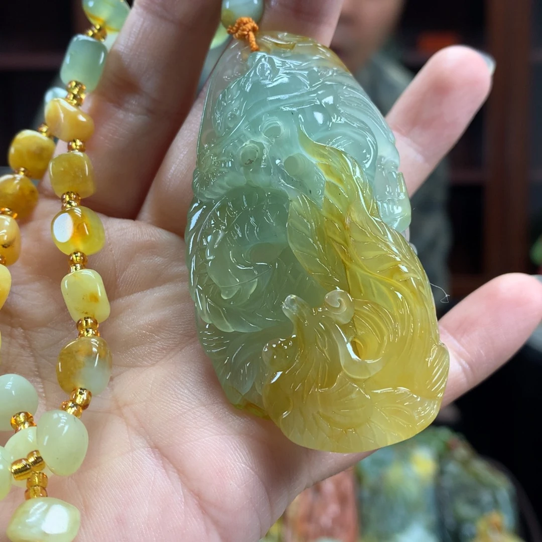 未镶嵌蛇纹石玉颈饰