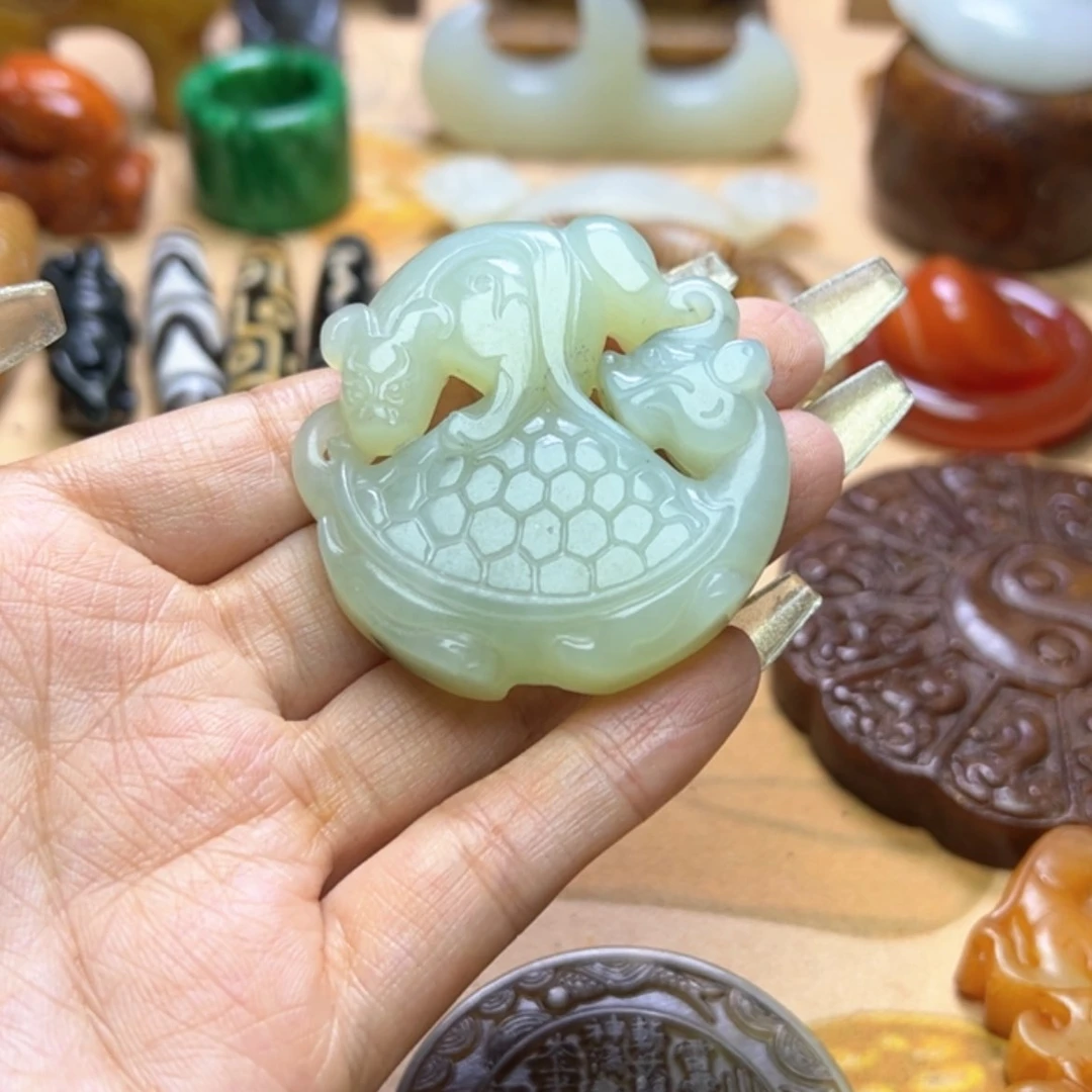 【闪购商品】蛇纹石玉颈饰未镶嵌