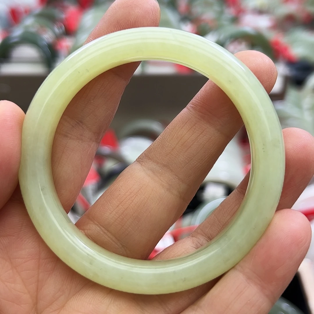 简***ʔ和田玉未镶嵌手镯