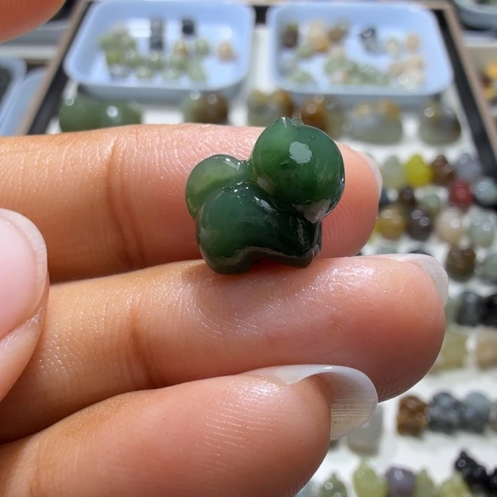 和田玉未镶嵌珠宝奇石