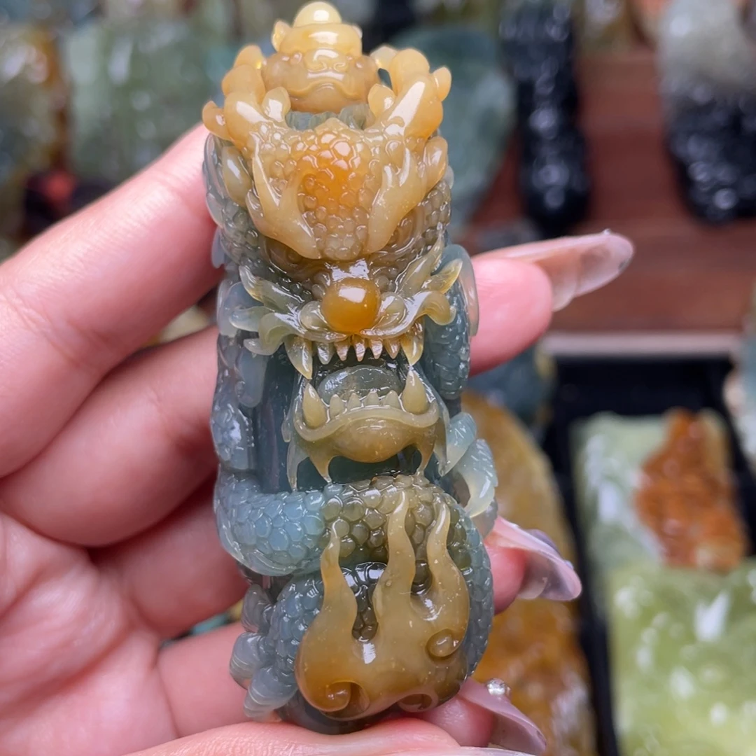 传***说未镶嵌蛇纹石玉颈饰