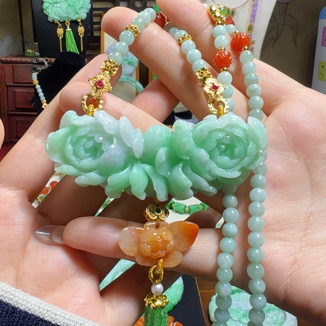 翡翠未镶嵌毛衣链冰绿