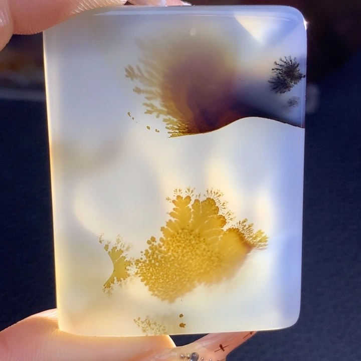 麦***嘟玛瑙/玉髓未镶嵌颈饰