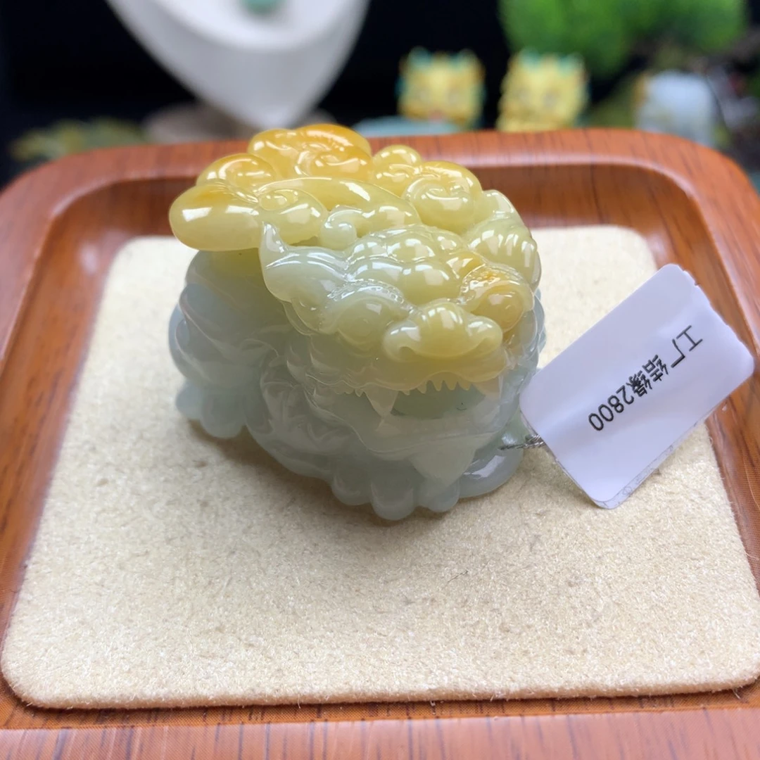 翡翠未镶嵌颈饰13