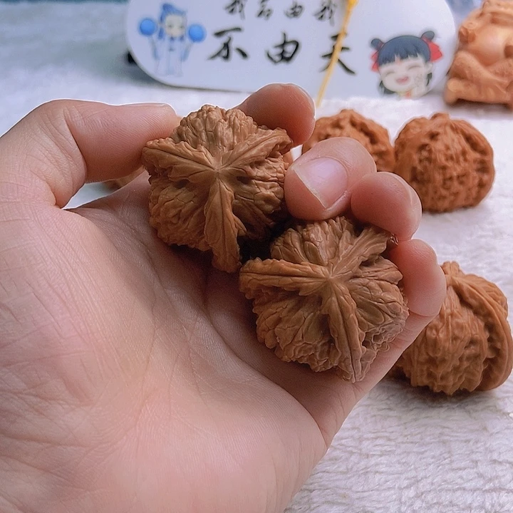 吊坠文玩核桃?三棱