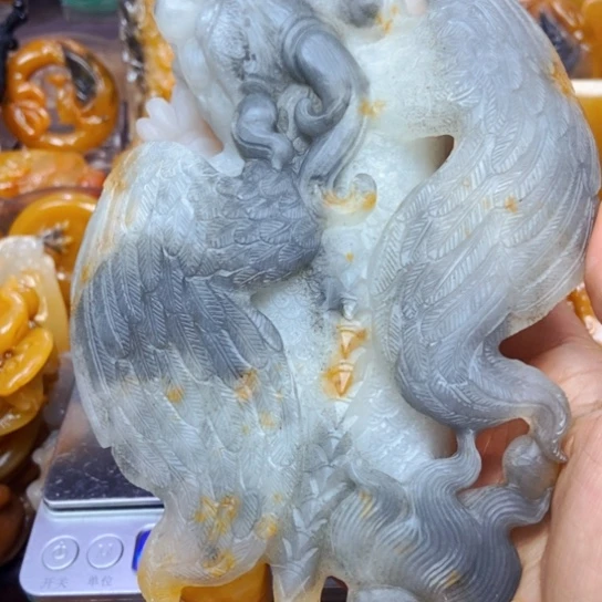 石英质玉（黄龙玉）未镶嵌颈饰