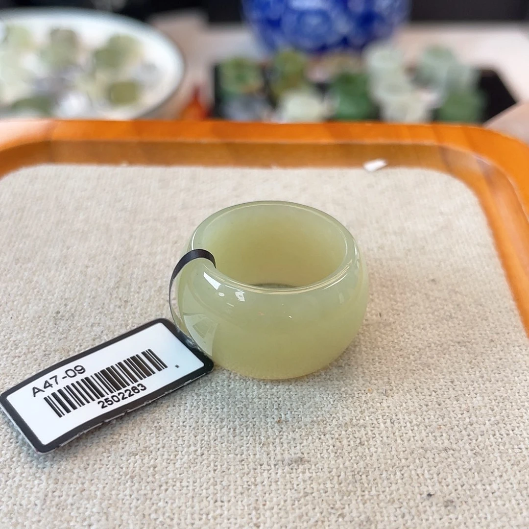 未镶嵌戒指和田玉c54 奶黄墩墩18.0