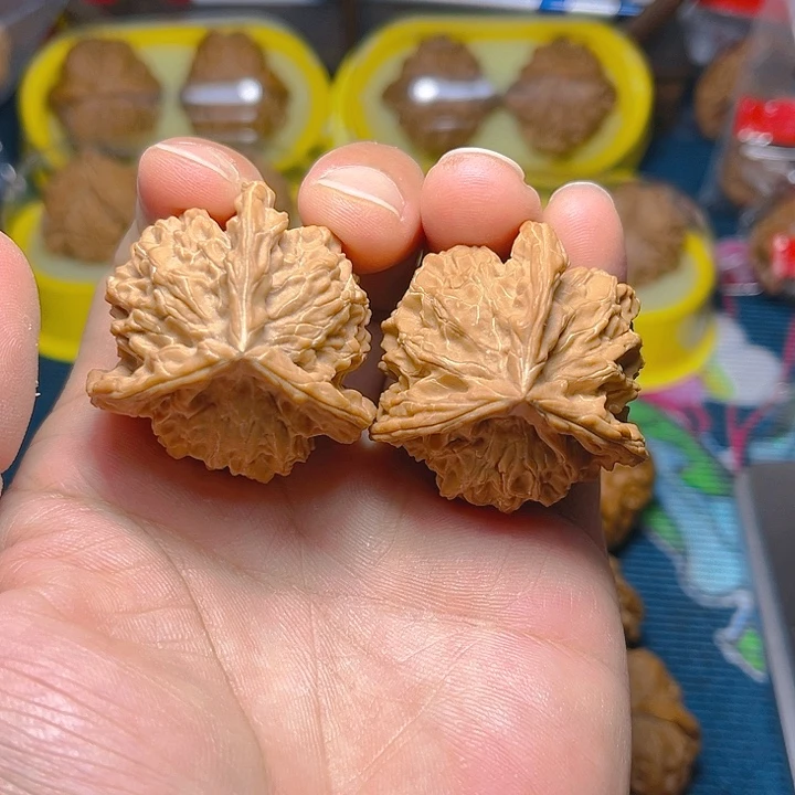 文玩核桃吊坠盘山三棱