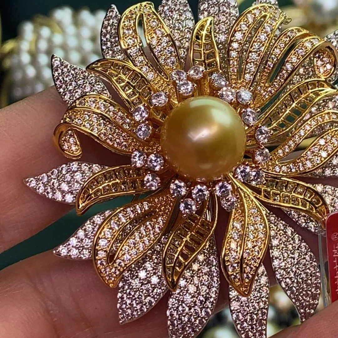 未镶嵌胸饰海水珍珠