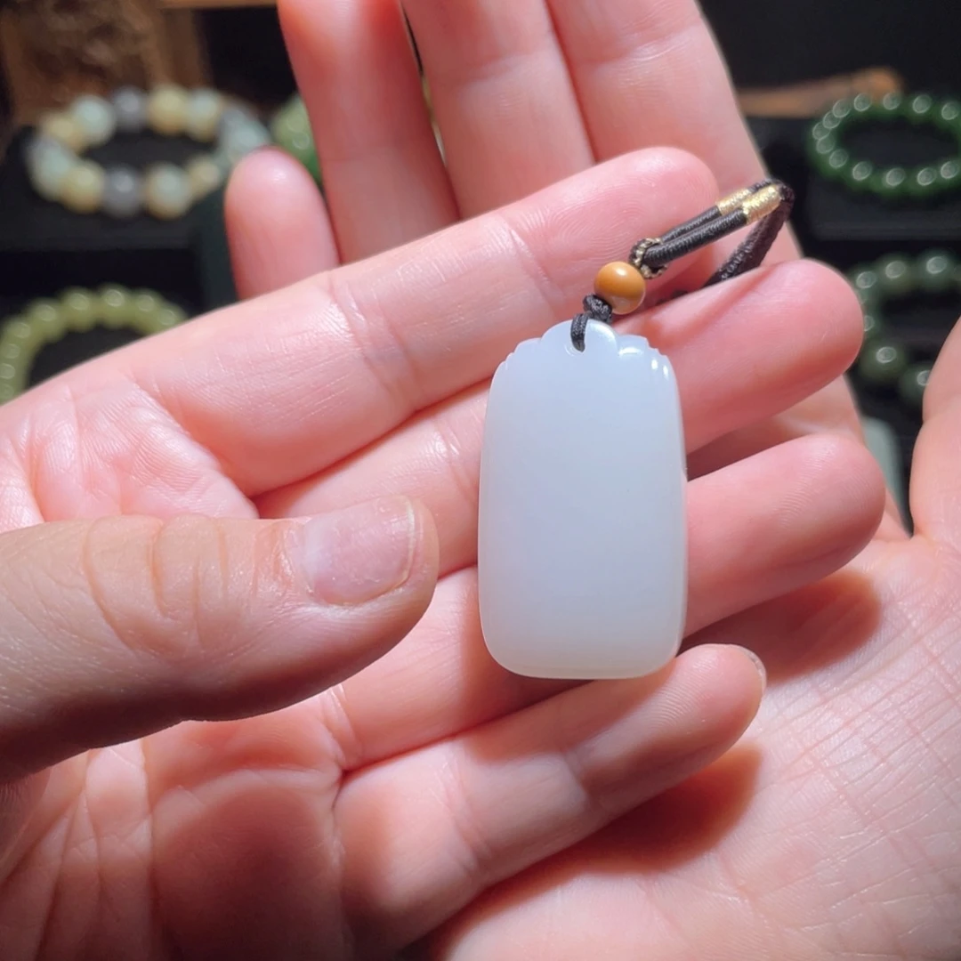 颈饰未镶嵌和田玉狗***料