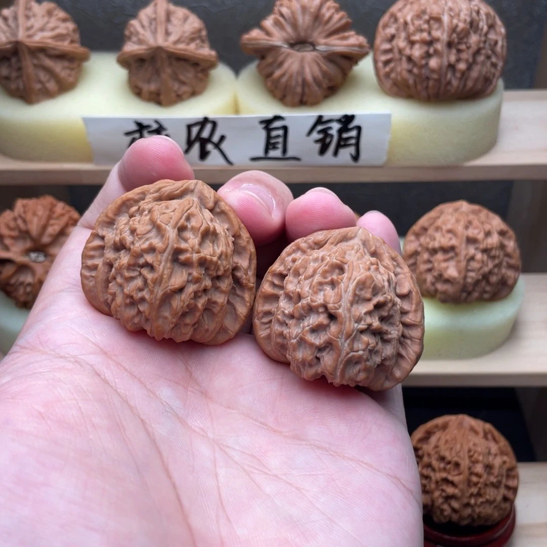 文玩核桃吊坠三角白39➕全品交友价