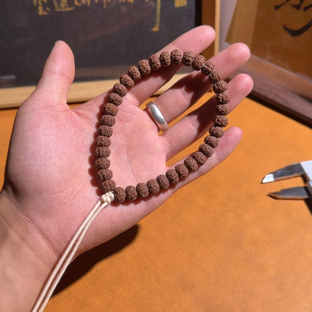 金刚菩提吊坠老树王手持