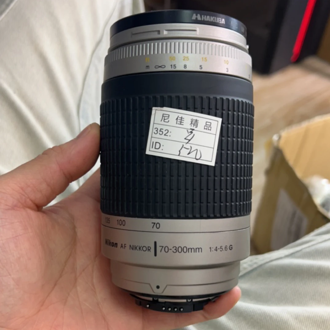 9新 尼康 卡口 二手单反相机/镜头（无配件）