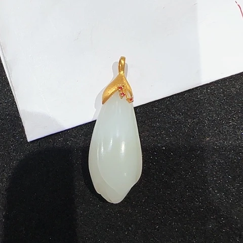 和田玉18K金镶嵌吊坠(不含链)