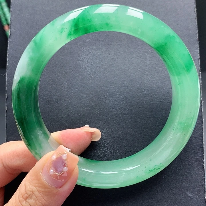 益***康未镶嵌手镯石英质玉