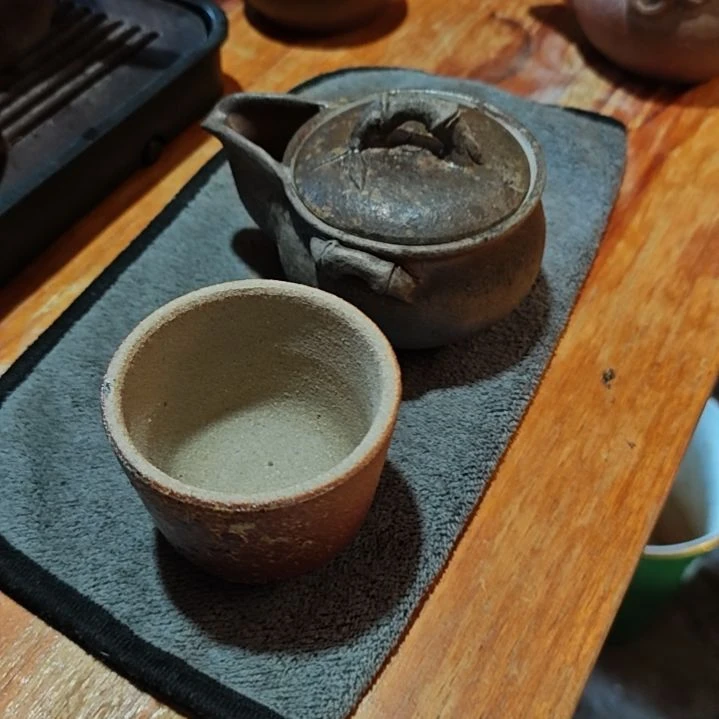 粗陶手抓壶粗陶手抓壶