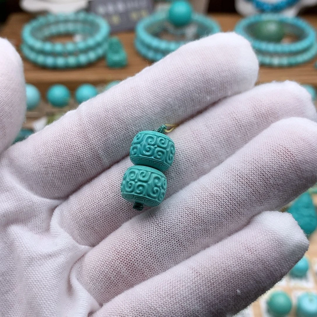 绿松石未镶嵌珠宝奇石