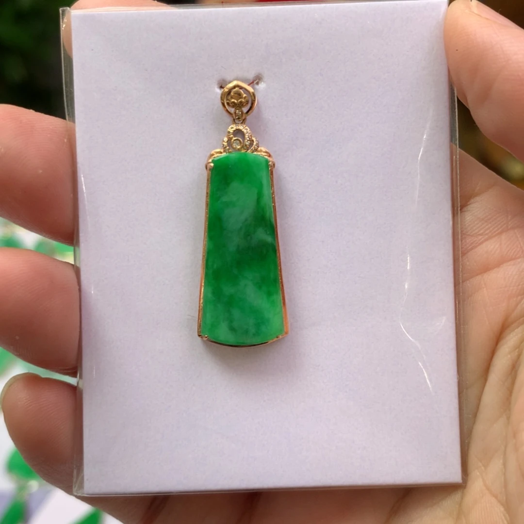 【闪购商品】翡翠颈饰18K金镶嵌翡翠首饰