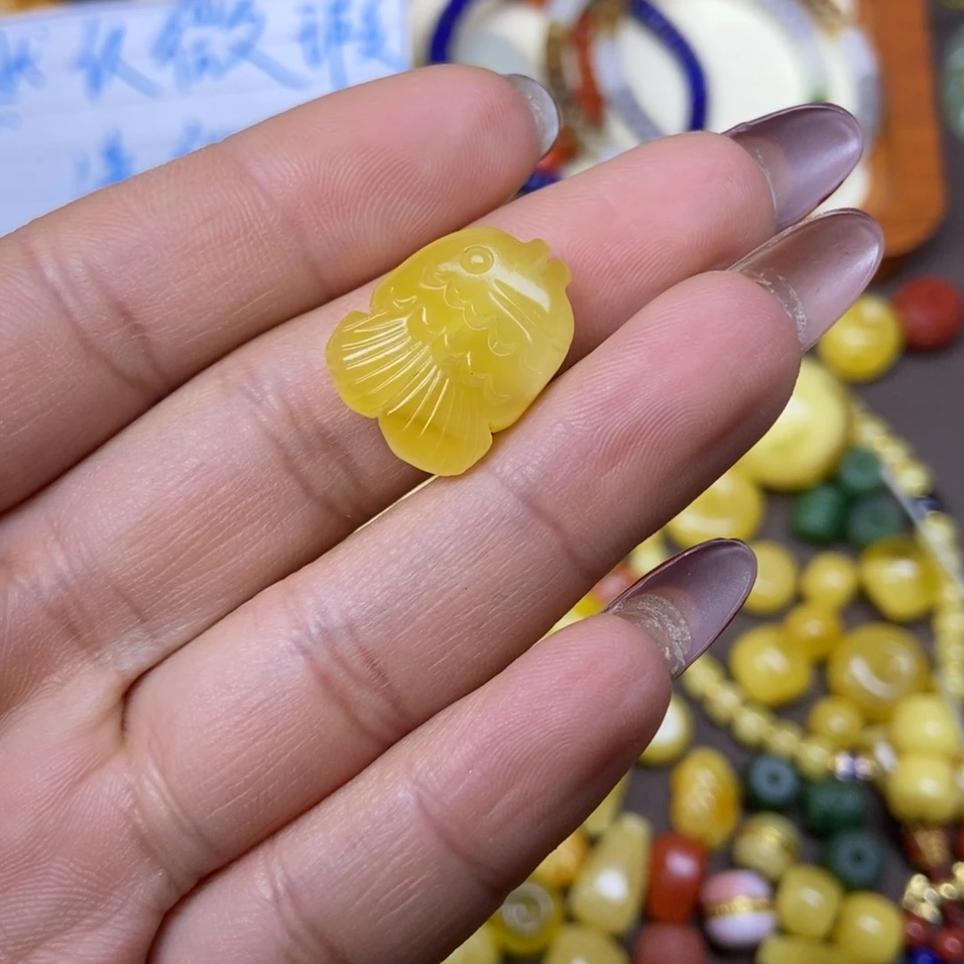 琥珀手链未镶嵌我****虎蜜蜡背云