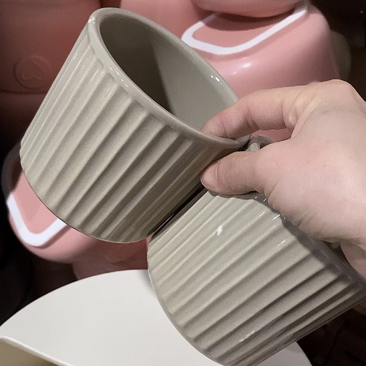 陶盆有孔 瑕疵针孔漏釉介意勿拍外口 9.5外高10