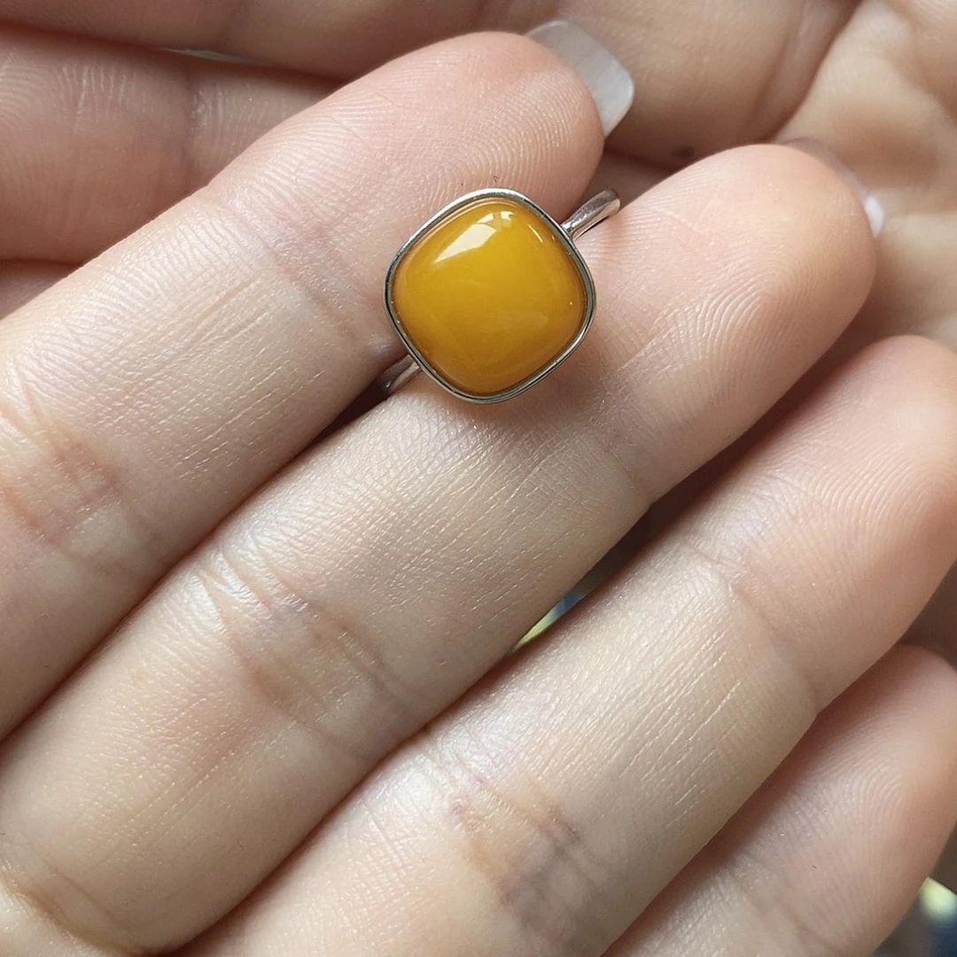 裸石琥珀未镶嵌成品