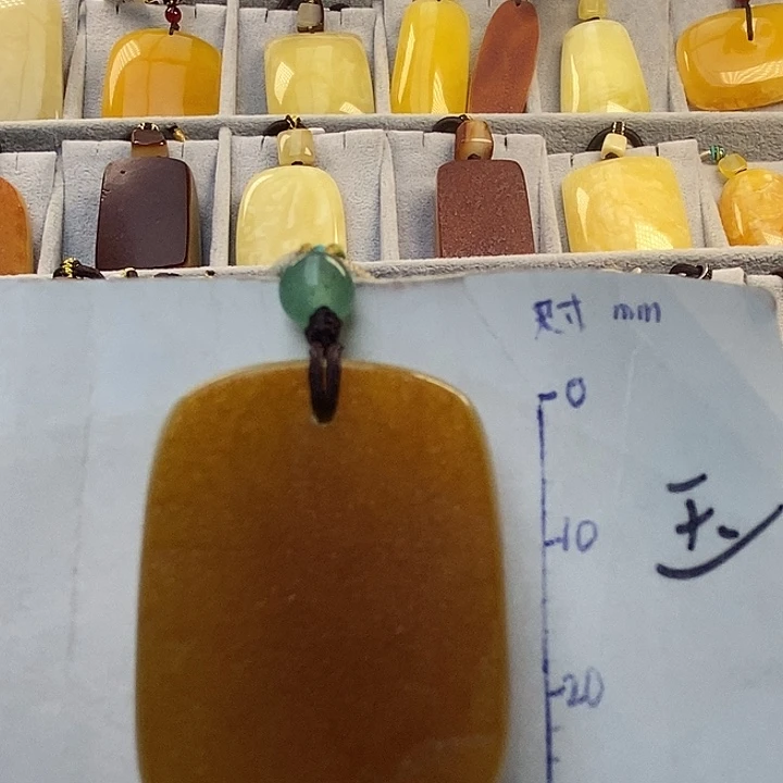 琥珀未镶嵌珠宝奇石