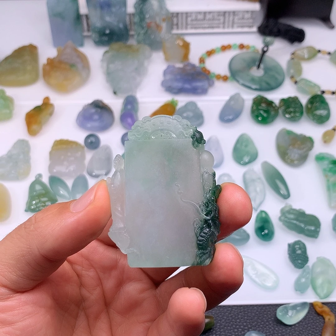 王***东定制翡翠未镶嵌牌子