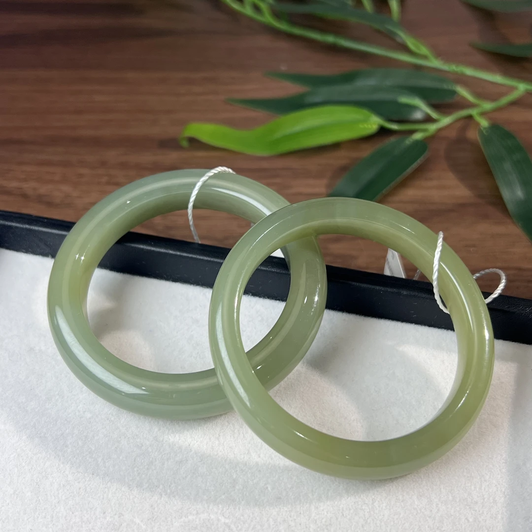 【睿泽鉴宝】和田玉湖水绿手镯多样性发一有瑕（51-60#）10*9 V0097