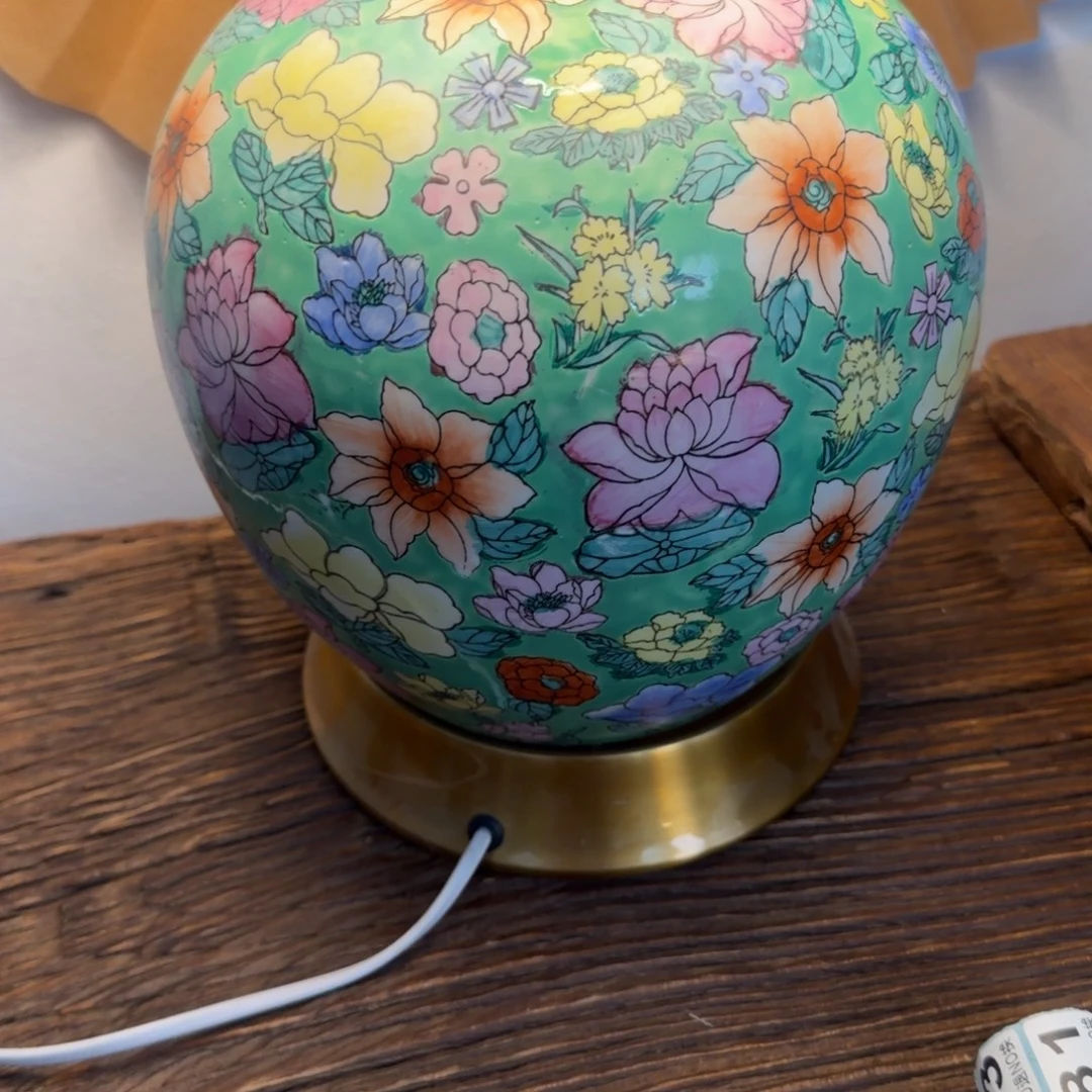 大****陶陶瓷，默认微瑕，介意勿拍。