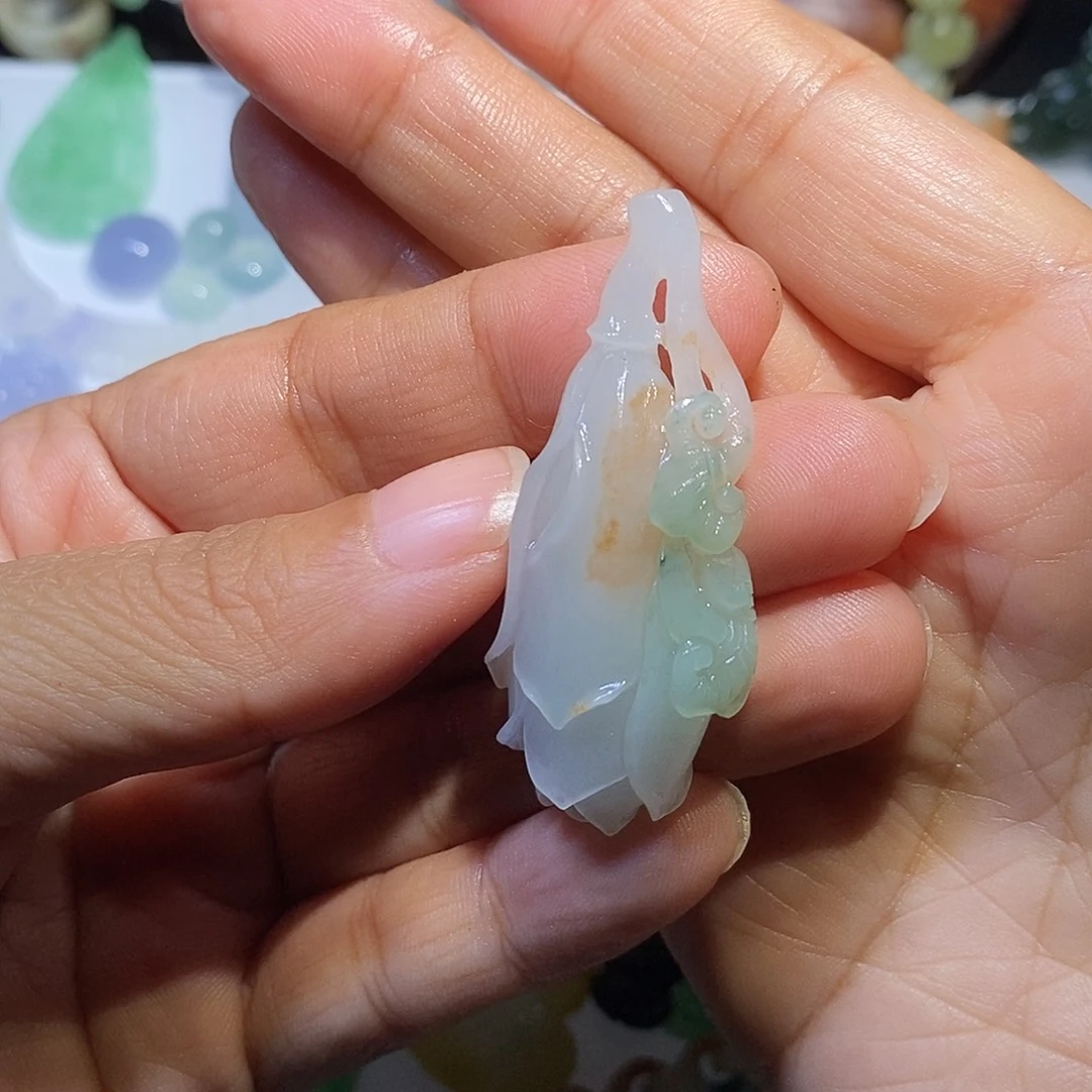 q***n定制翡翠未镶嵌玉兰花