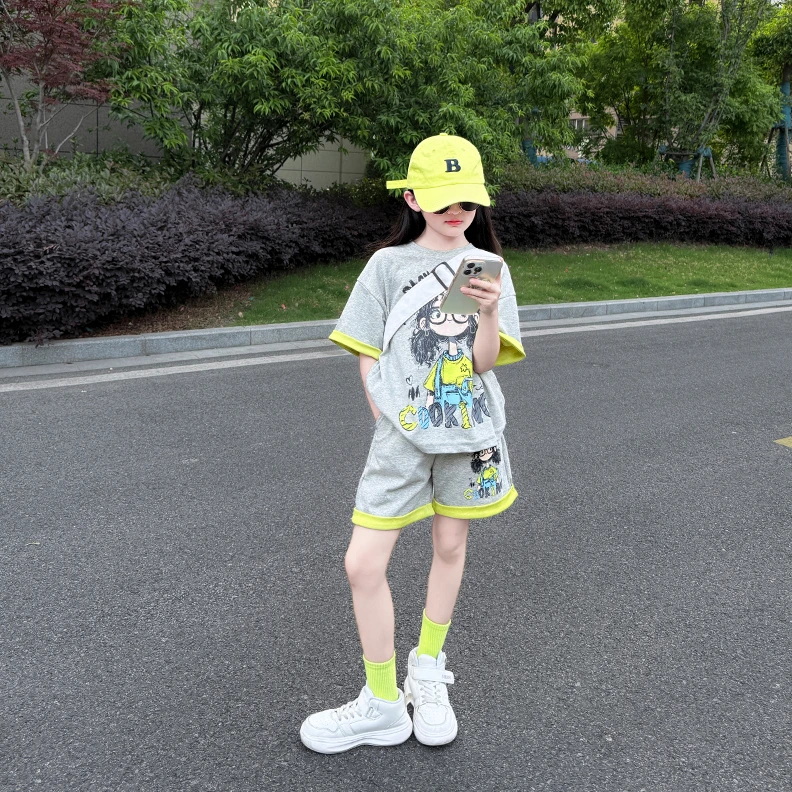 女童夏季套装2025新款儿童洋气时尚休闲薄款双面印花短袖短裤套装