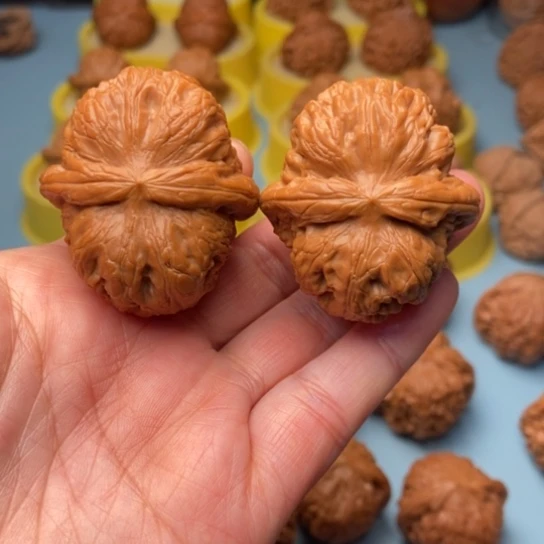 文玩核桃吊坠元宝精对 42