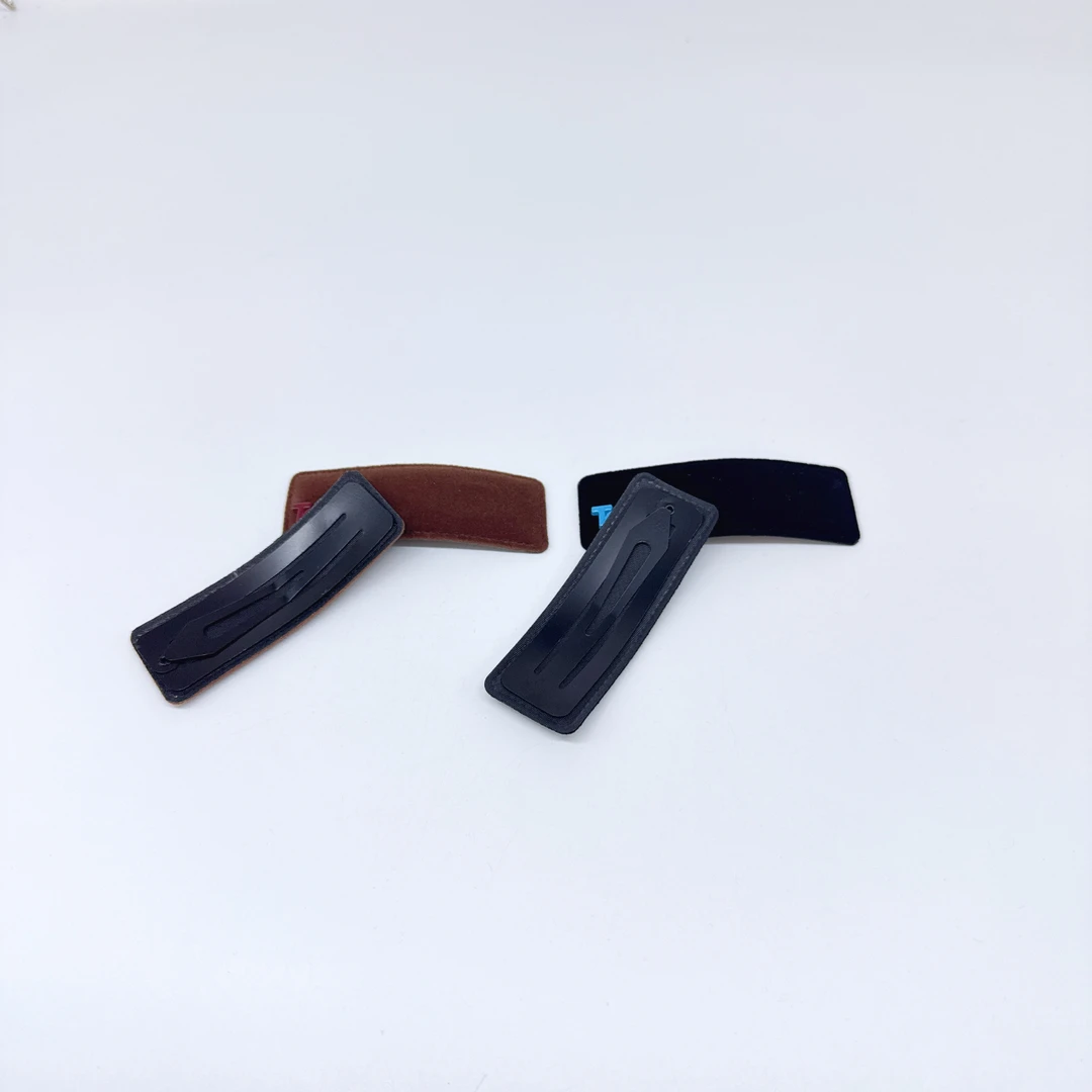 Mi33 长方形丝绒字母BB夹 Y47060K2-1