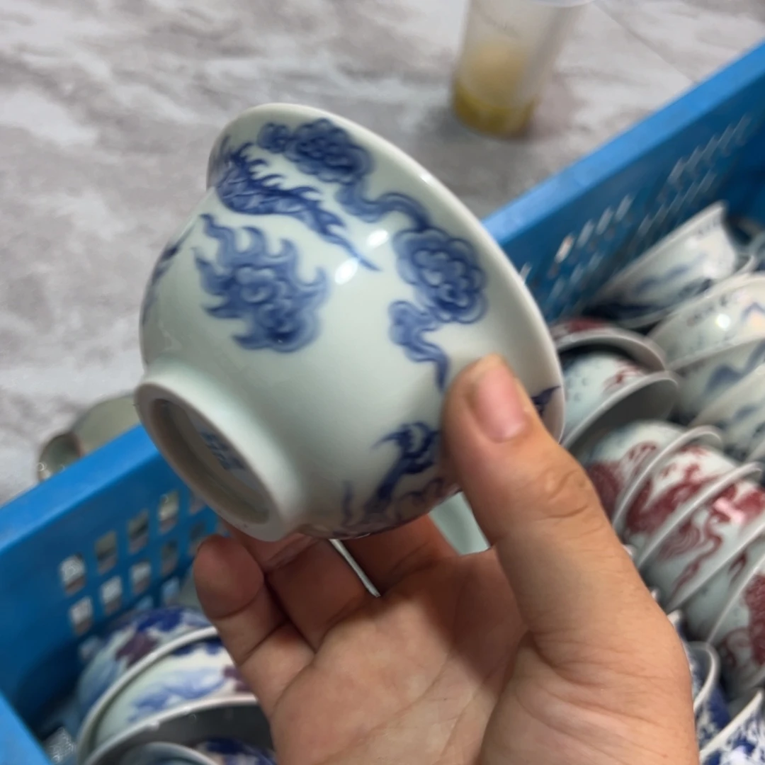 白青花铠甲龙压手杯全