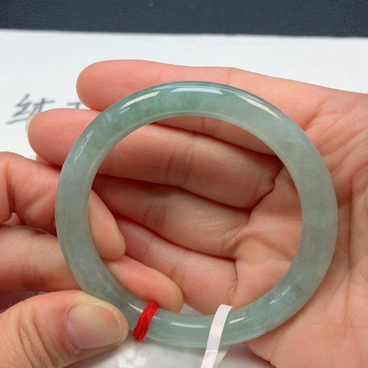 翡翠手镯未镶嵌54圈