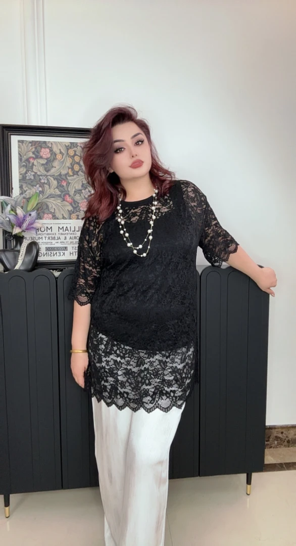 新款短袖蕾丝时尚T恤《里面自己配吊带》