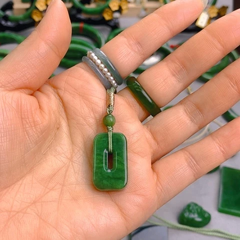 未镶嵌和田玉挂件友***?