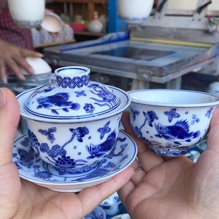 青花釉下彩盖碗杯子