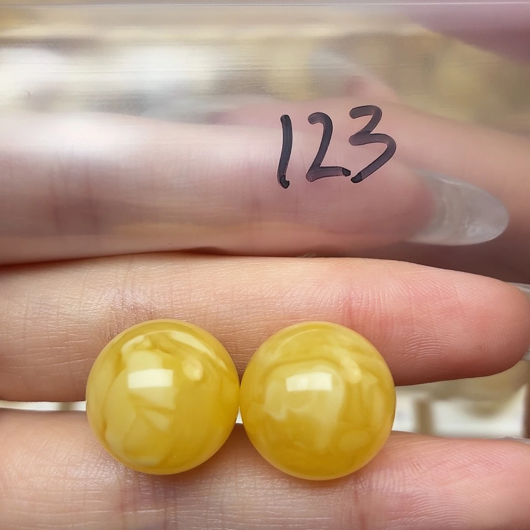 小***l蜜蜡未镶嵌裸石蜜蜡