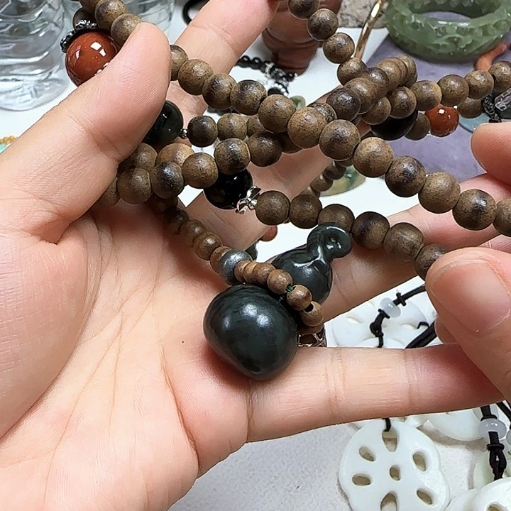 缘***凡和田玉未镶嵌颈饰