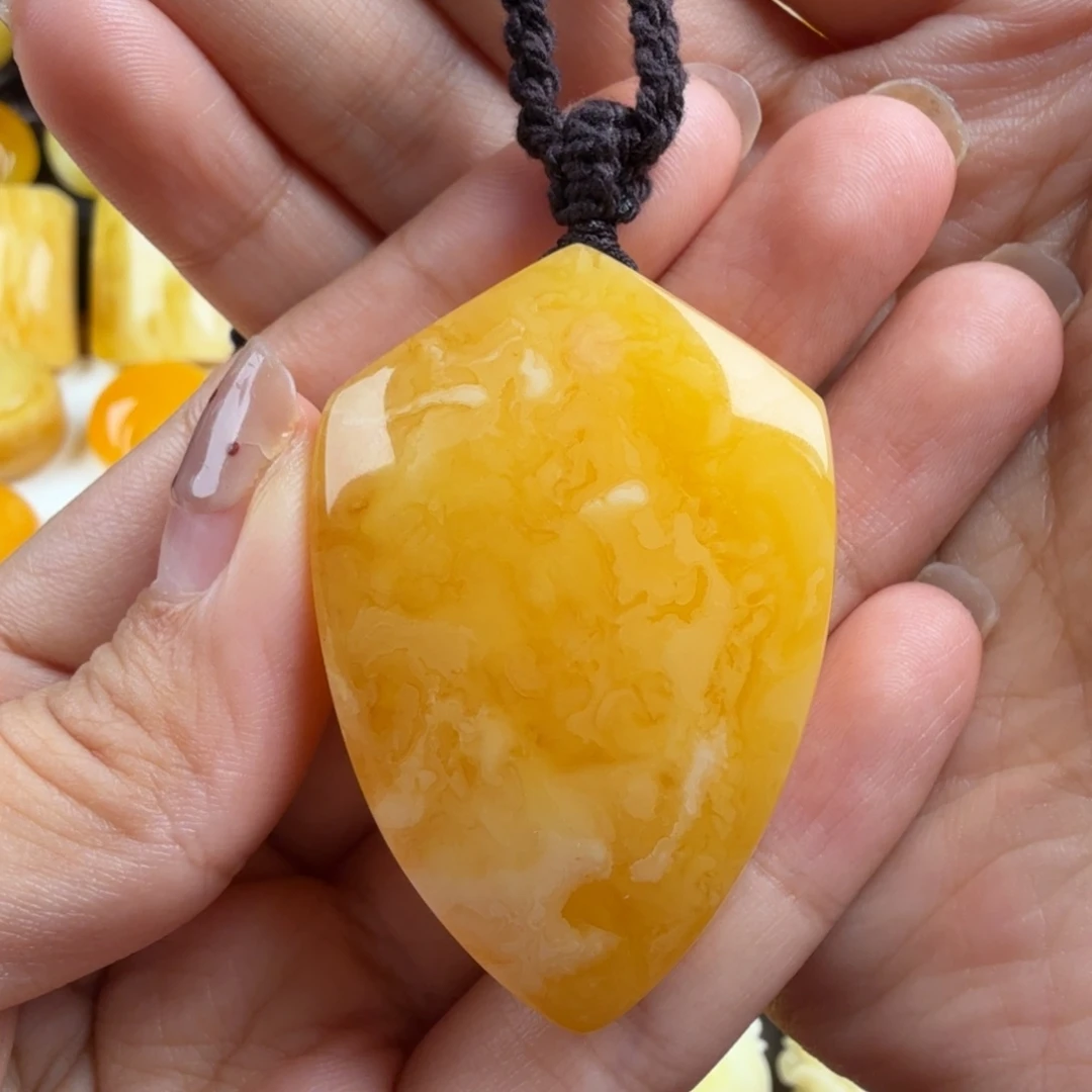 琥珀未镶嵌颈饰纯天然琥珀蜜蜡无优化