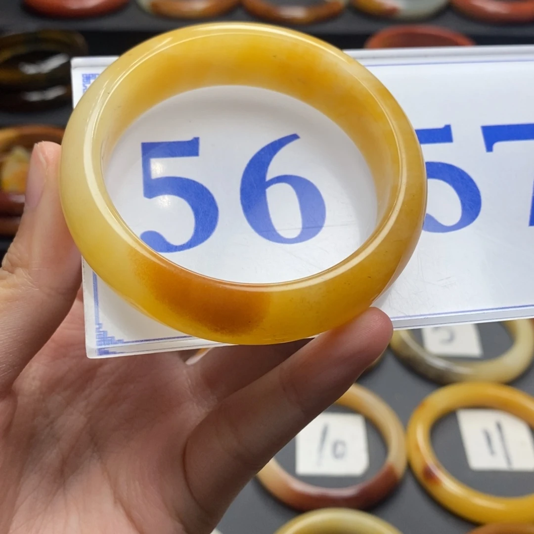 石英质玉（黄龙玉）手镯未镶嵌