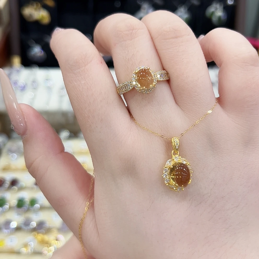 芙***琳水晶银S925镶嵌颈饰