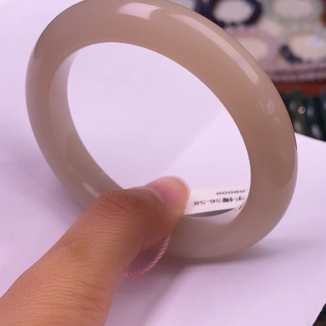 颈饰未镶嵌和田玉毕业级老坑料浓红粉手镯56.6