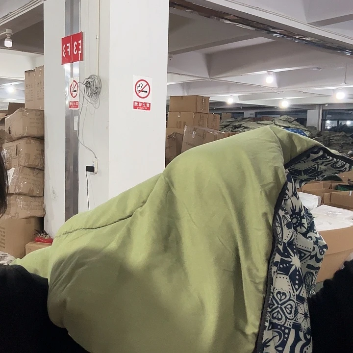 多色多款睡袋一个