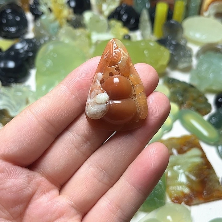 未镶嵌蛇纹石玉颈饰