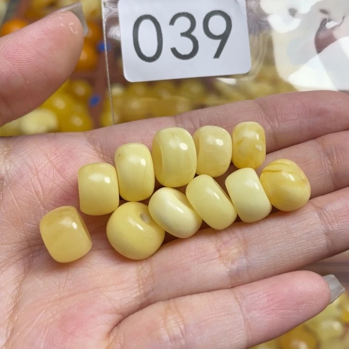 蜜蜡未镶嵌珠宝奇石满蜡白老型珠多样性发一微微瑕