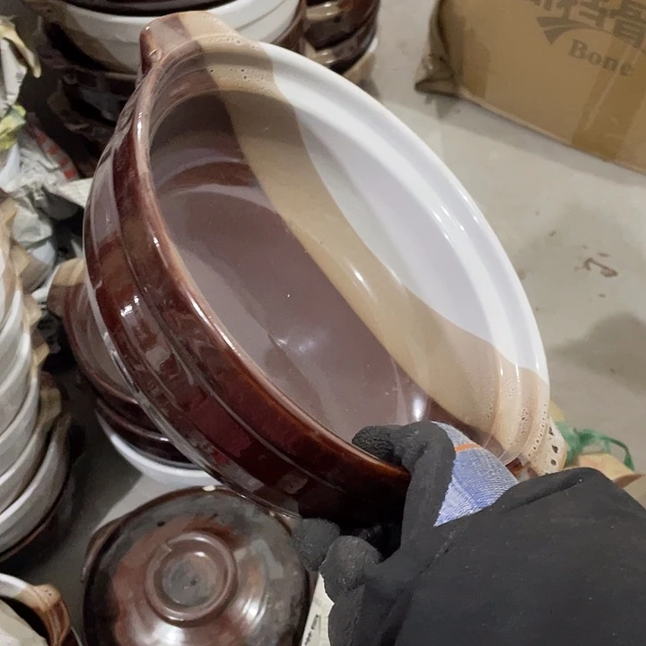 瓷片三色釉砂锅一个 口径23厘米