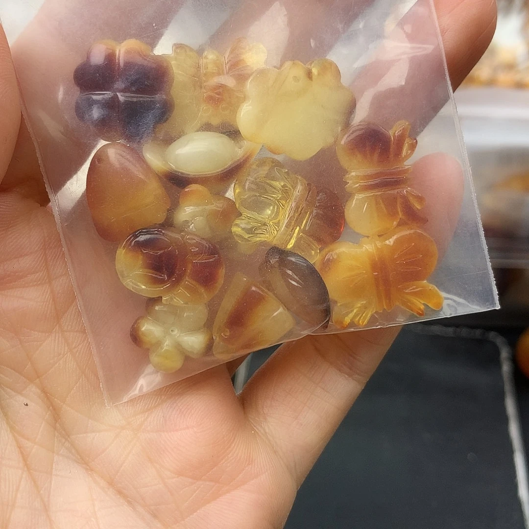 琥珀未镶嵌珠宝奇石